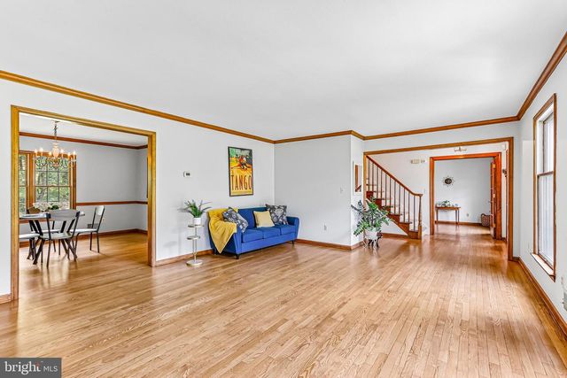 13 COVENTRY LN, Hopewell, NJ 08525