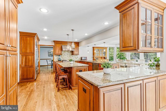 13 COVENTRY LN, Hopewell, NJ 08525