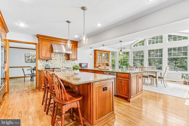 13 COVENTRY LN, Hopewell, NJ 08525
