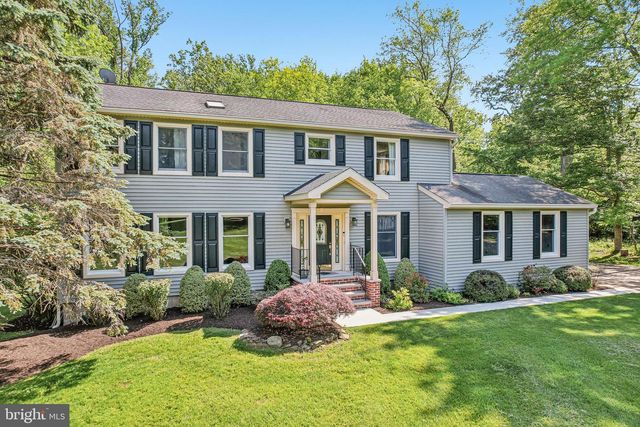 13 COVENTRY LN, Hopewell, NJ 08525