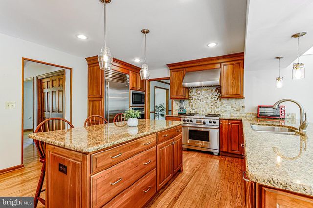 13 COVENTRY LN, Hopewell, NJ 08525