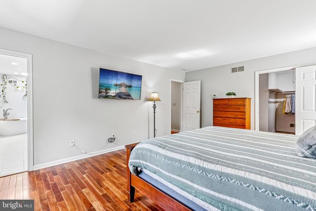 13 COVENTRY LN, Hopewell, NJ 08525
