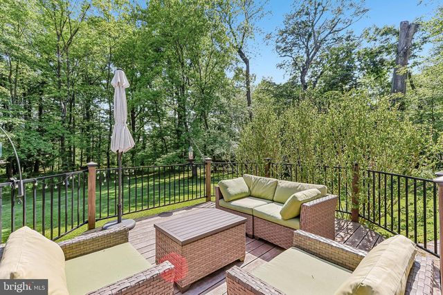 13 COVENTRY LN, Hopewell, NJ 08525