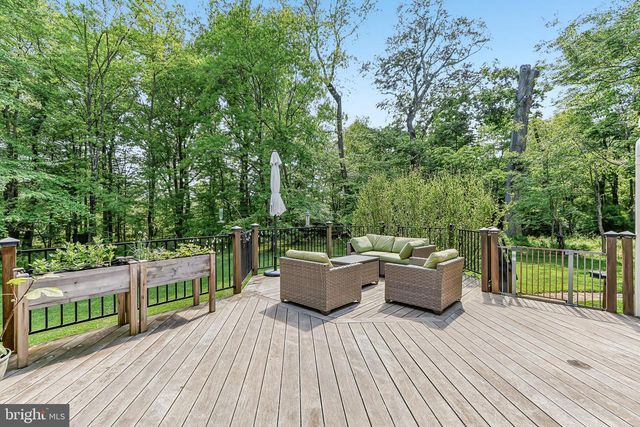 13 COVENTRY LN, Hopewell, NJ 08525