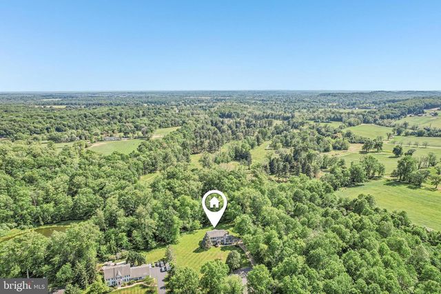 13 COVENTRY LN, Hopewell, NJ 08525