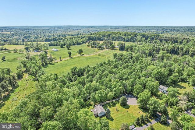 13 COVENTRY LN, Hopewell, NJ 08525