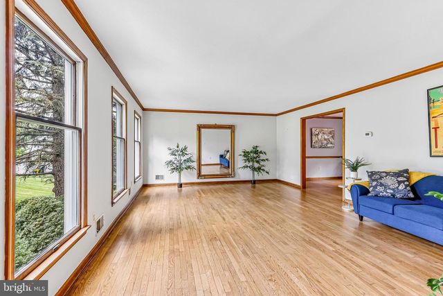 13 COVENTRY LN, Hopewell, NJ 08525