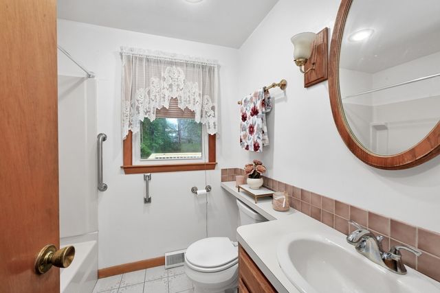 132 Forest St, Weymouth, MA 02190