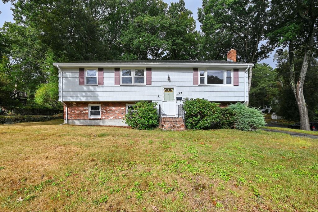 132 Forest St, Weymouth, MA 02190