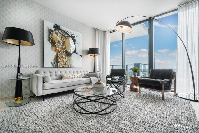 88 SW 7th St 2406, Miami, FL 33130