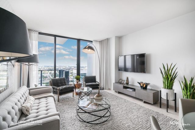 88 SW 7th St 2406, Miami, FL 33130