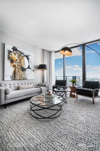 88 SW 7th St 2406, Miami, FL 33130