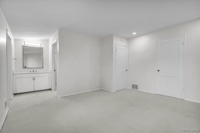 1075 N Old Woodward Avenue, Birmingham, MI 48009