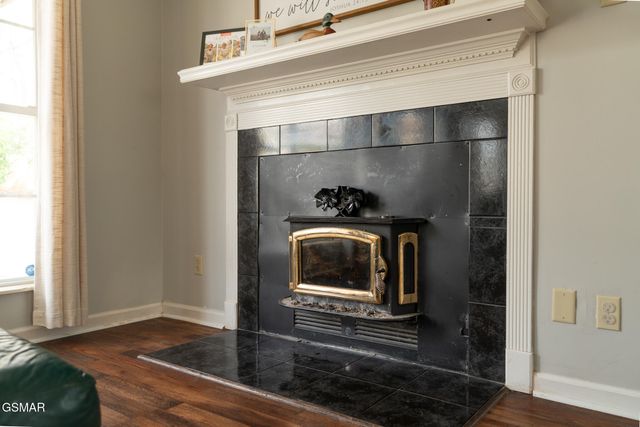 909 Glenda Lane, Sevierville, TN 37862