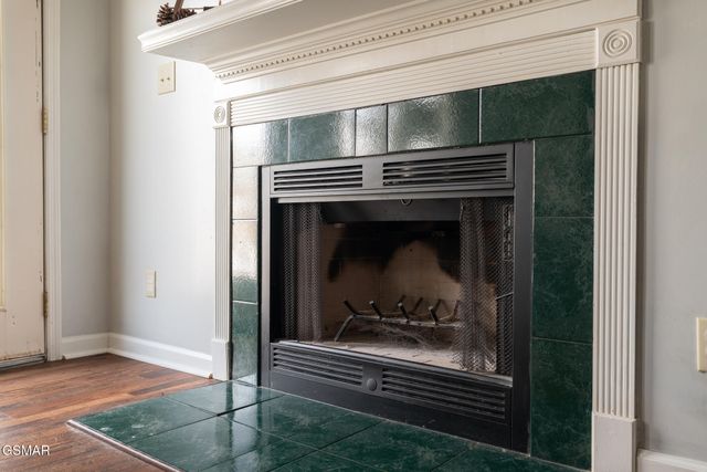 909 Glenda Lane, Sevierville, TN 37862