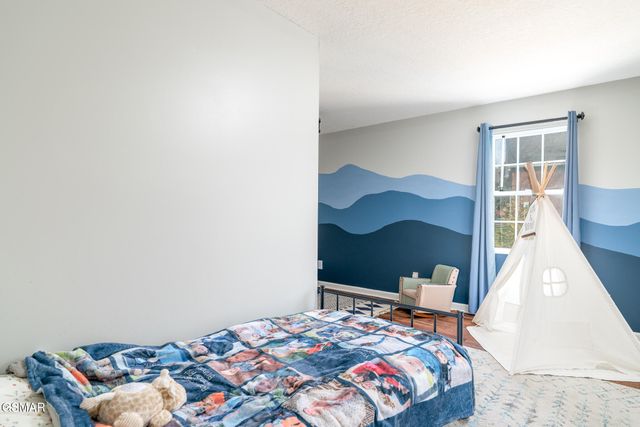 909 Glenda Lane, Sevierville, TN 37862