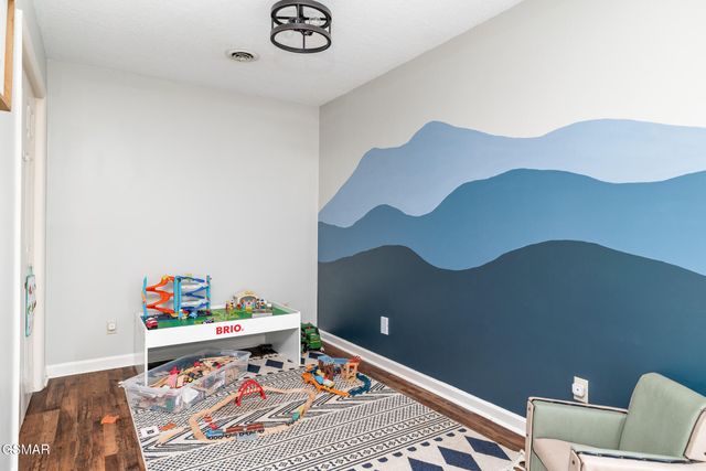 909 Glenda Lane, Sevierville, TN 37862