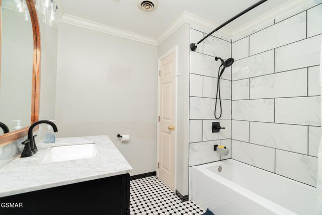 909 Glenda Lane, Sevierville, TN 37862