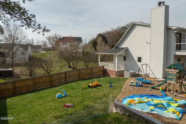 909 Glenda Lane, Sevierville, TN 37862