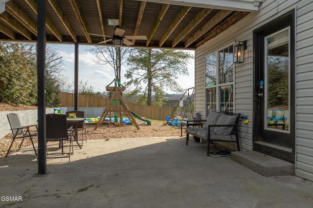 909 Glenda Lane, Sevierville, TN 37862