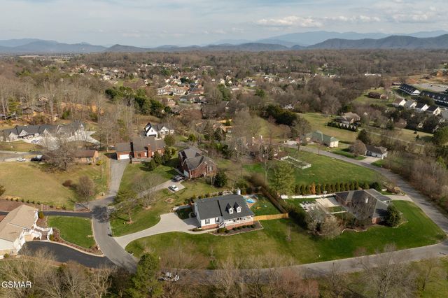 909 Glenda Lane, Sevierville, TN 37862