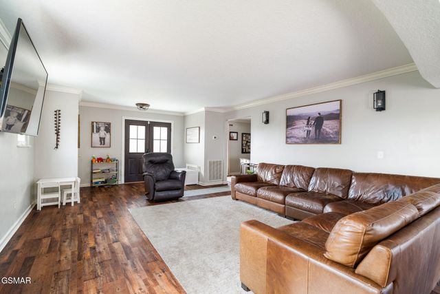 909 Glenda Lane, Sevierville, TN 37862