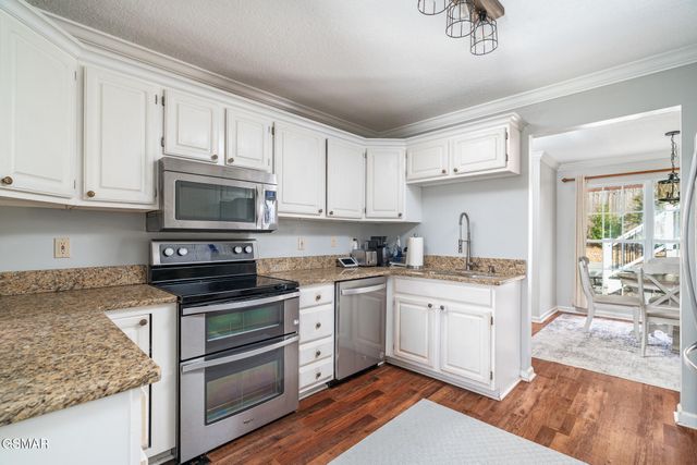 909 Glenda Lane, Sevierville, TN 37862