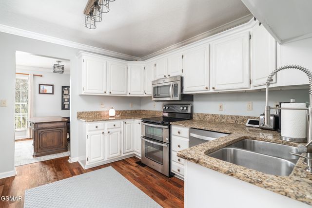 909 Glenda Lane, Sevierville, TN 37862