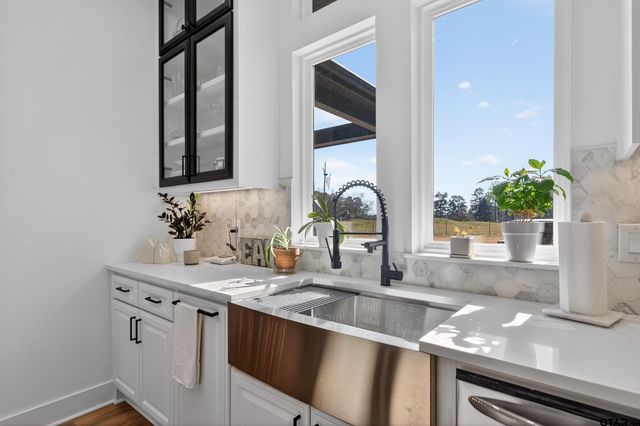 139 White-N-Gail, Bullard, TX 75757