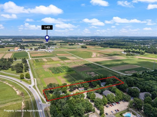2190 N Garland Avenue, Fayetteville, AR 72704