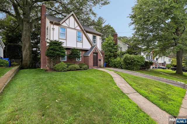22 Elm Street, Tenafly, NJ 07670