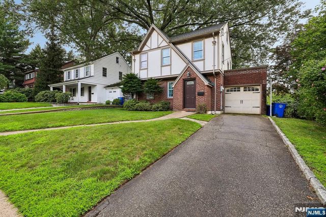 22 Elm Street, Tenafly, NJ 07670