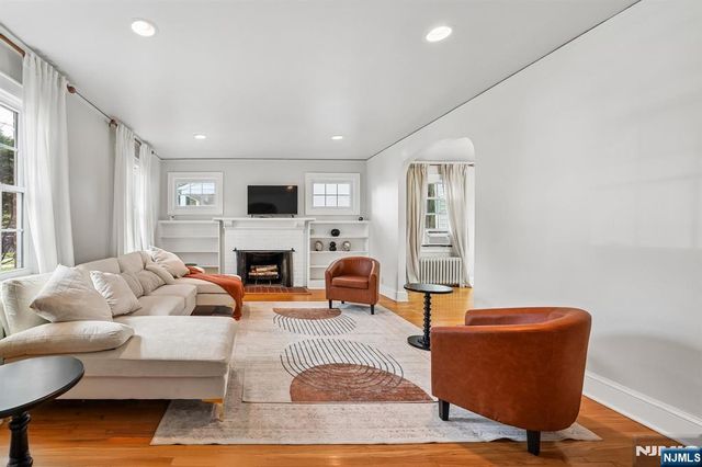 22 Elm Street, Tenafly, NJ 07670