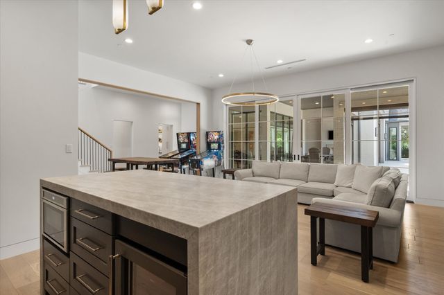 1905 Meadow View Court, Westlake, TX 76262