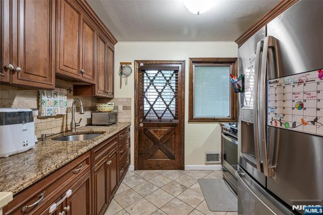 16 Highview Drive, Woodland Park, NJ 07424