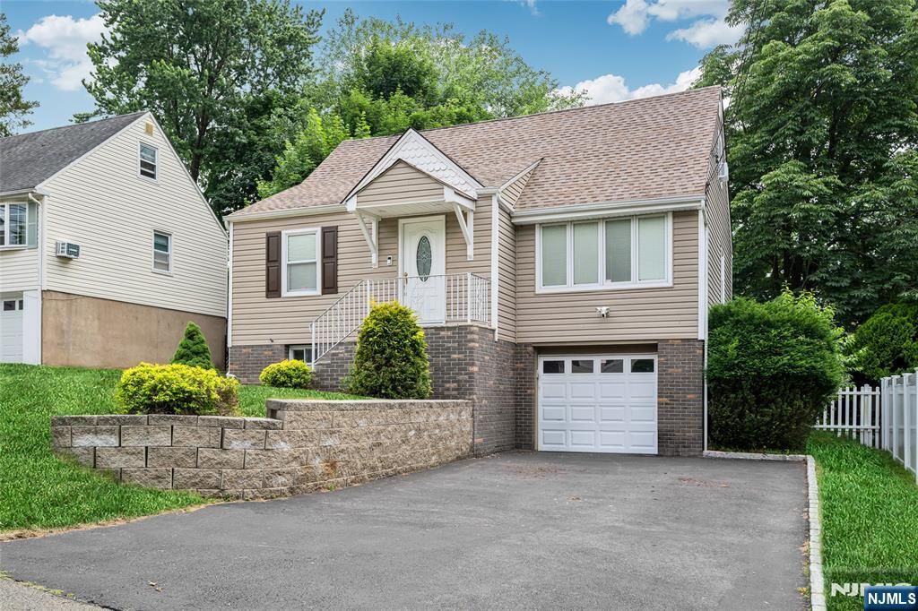 16 Highview Drive, Woodland Park, NJ 07424