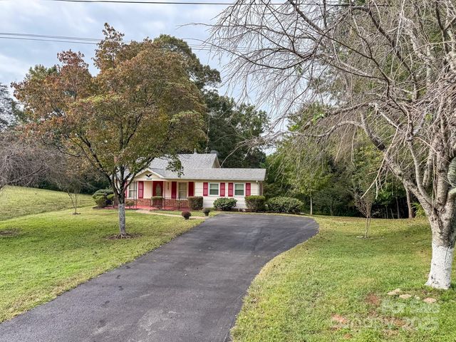 6689 Hildebran Shelby Road, Hickory, NC 28602