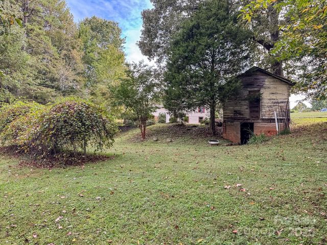 6689 Hildebran Shelby Road, Hickory, NC 28602