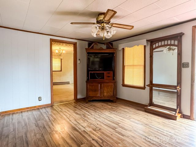 6689 Hildebran Shelby Road, Hickory, NC 28602