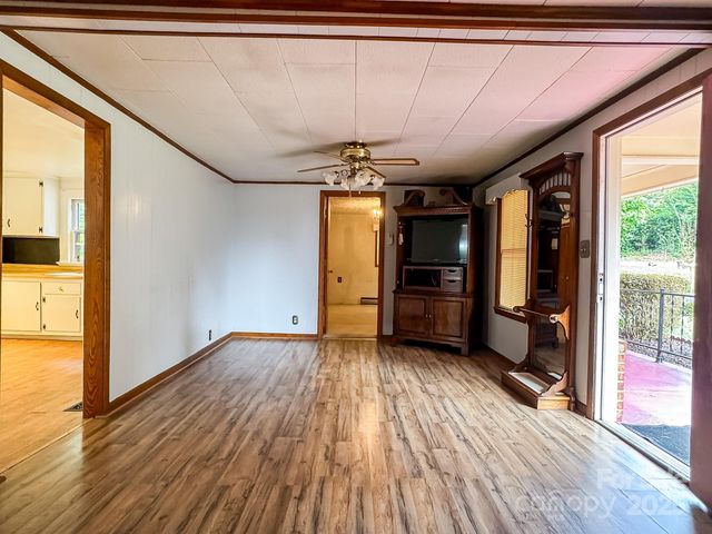 6689 Hildebran Shelby Road, Hickory, NC 28602