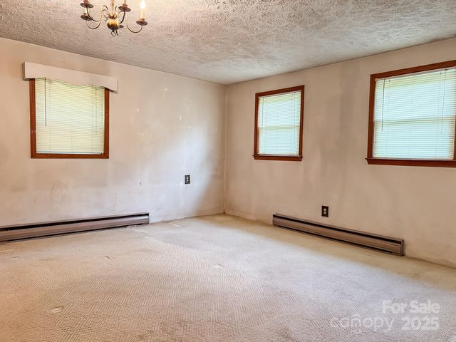 6689 Hildebran Shelby Road, Hickory, NC 28602