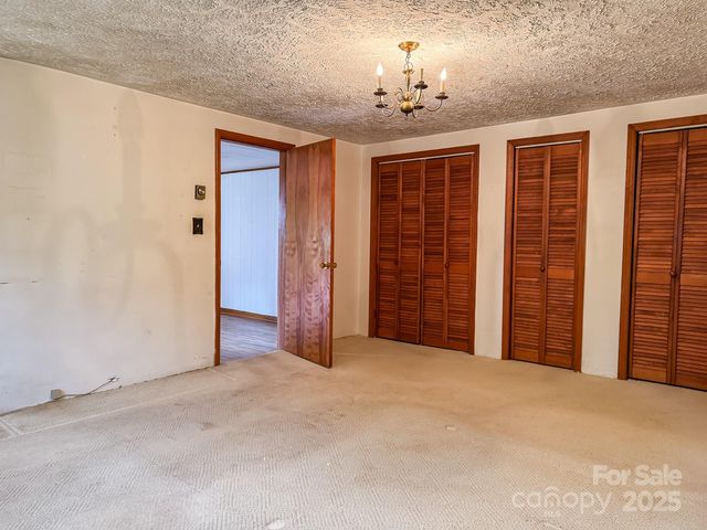 6689 Hildebran Shelby Road, Hickory, NC 28602