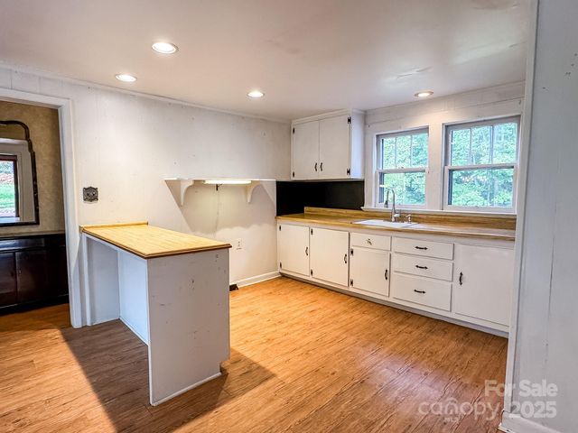 6689 Hildebran Shelby Road, Hickory, NC 28602