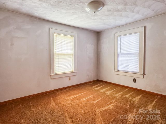 6689 Hildebran Shelby Road, Hickory, NC 28602