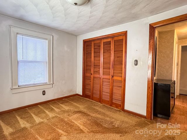 6689 Hildebran Shelby Road, Hickory, NC 28602
