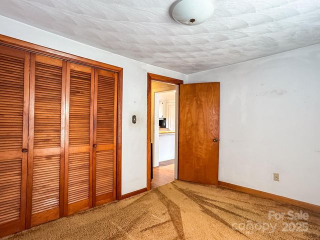6689 Hildebran Shelby Road, Hickory, NC 28602