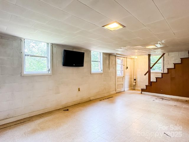 6689 Hildebran Shelby Road, Hickory, NC 28602