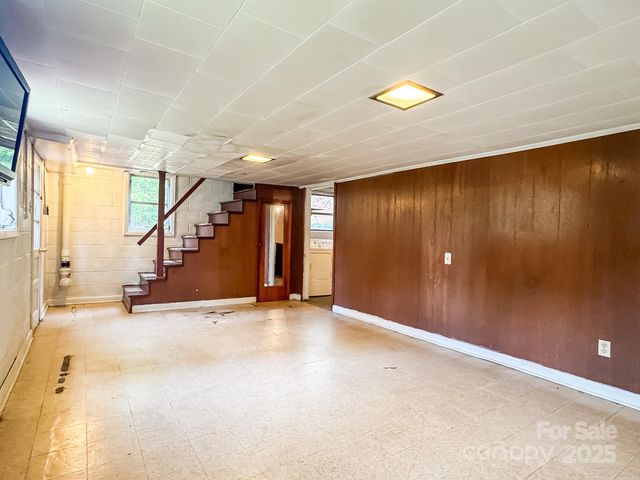 6689 Hildebran Shelby Road, Hickory, NC 28602
