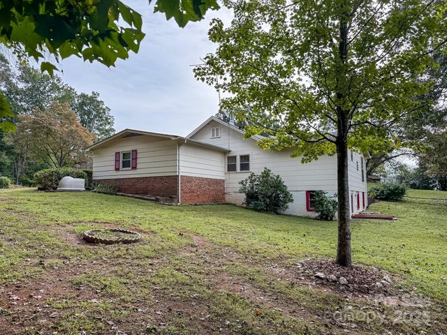 6689 Hildebran Shelby Road, Hickory, NC 28602