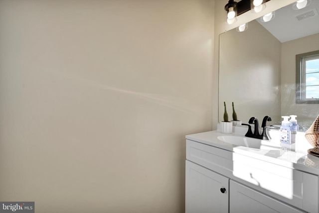 10 GEORGIE LN, Richland, PA 17087